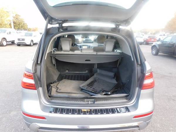 Mercedes Benz ML 350 SUV AWD 4MATIC Sport Utility NAV Sunroof Clean... for sale in Knoxville, TN – photo 9