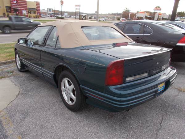 1995 Oldsmobile Cutlass Convertible - cars & trucks - by dealer -... for sale in Jefferson City, MO – photo 3