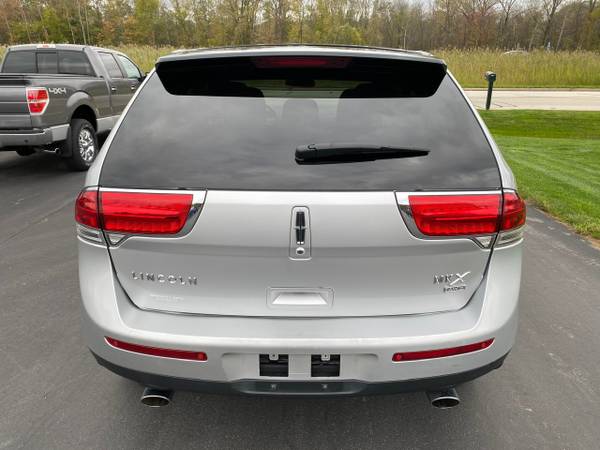 2011 Lincoln MKX! Panoroof! New Tires! Backup Camera! Remote Start! for sale in Suamico, WI – photo 5