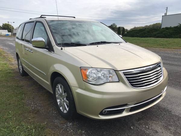 2011 Chrysler Town & Country Touring-L for sale in Shippensburg, PA – photo 4