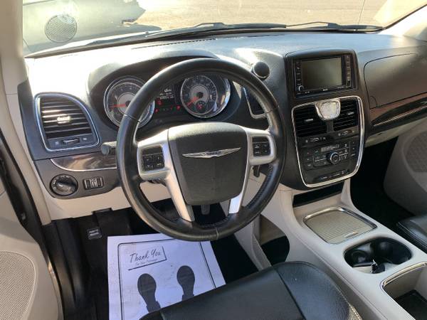 2014 Chrysler Town Country 4dr Wgn Touring w/Leather for sale in Flint, MI – photo 18