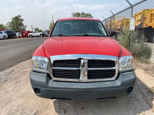 2005 Dodge Dakota Crew Cab 4WD - cars & trucks - by owner - vehicle... for sale in Albuquerque, NM – photo 4