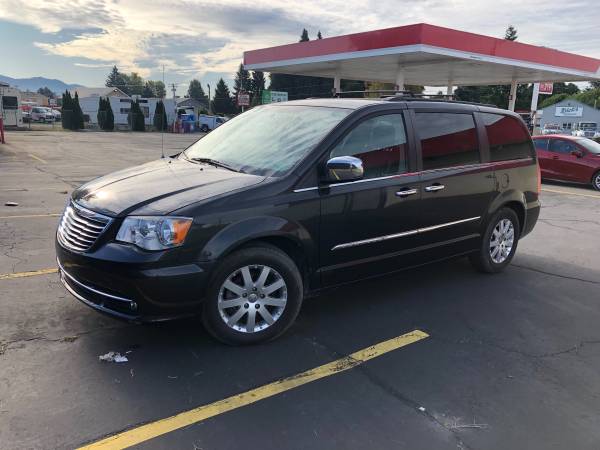2011 Chrysler town and country for sale in Mount Vernon, WA – photo 3