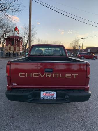 2002 Chevy S-10 5 SPEED MANUAL - cars & trucks - by dealer - vehicle... for sale in Saint Clair, MO – photo 6