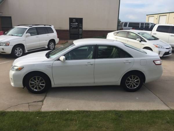 2011 TOYOTA CAMRY HYBRID Leather NICE - Save Big on Gas - 114mo_0dn for sale in Frederick, WY – photo 6