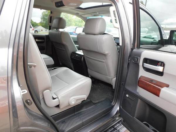 Toyota Sequoia 4wd Platinum 3rd Row SUV Sunroof DVD Clean Loaded V8... for sale in Knoxville, TN – photo 13