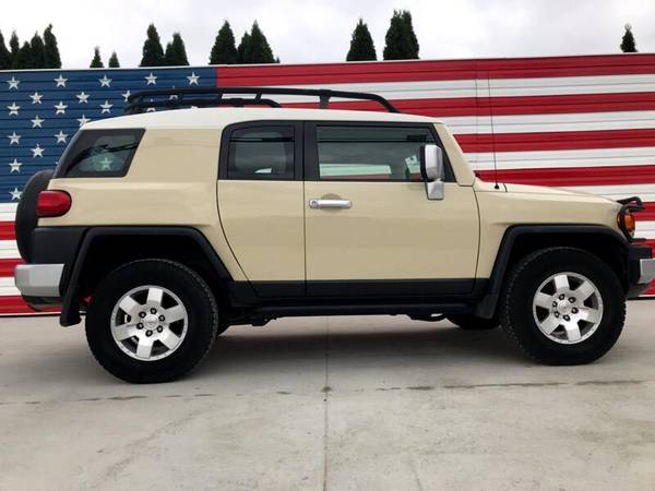 2008 Toyota FJ Cruiser 4WD AT **Only 66k Miles** - cars & trucks -... for sale in Shippensburg, PA – photo 10