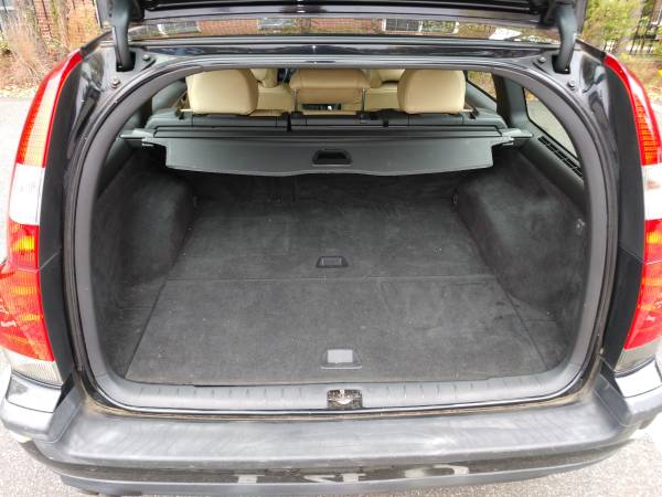 2004 Volvo V70 R Wagon Low Miles for sale in Great Neck, NY – photo 18