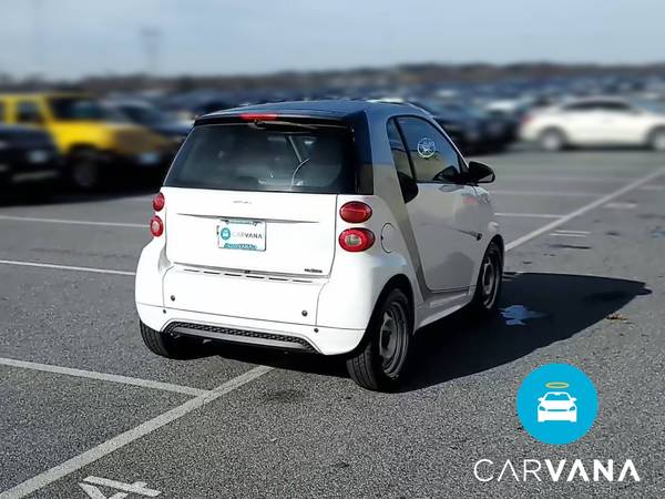 2015 smart fortwo Pure Hatchback Coupe 2D coupe White - FINANCE... for sale in Naples, FL – photo 10