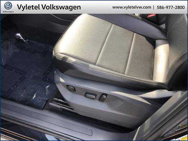 2018 Volkswagen Tiguan SUV 2 0T SE WITH MOONROOF - Volkswagen - cars for sale in Sterling Heights, MI – photo 20