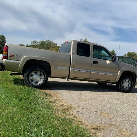 2007 GMC Sierra 1500 SLT - cars & trucks - by dealer - vehicle... for sale in Plymouth, IN – photo 3