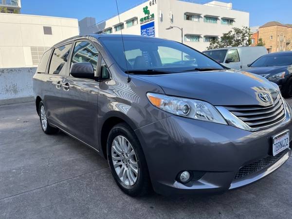 2013 Toyota Sienna XLE ++ 1 owner ++ Clean title ++ No accident -... for sale in Los Angeles, CA – photo 2