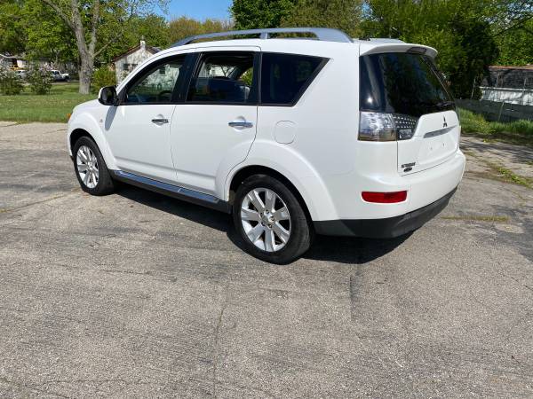 2008 Mitsubishi OUTLANDER AWD (runs excellent/low miles) - cars & for sale in Pontiac, MI – photo 2