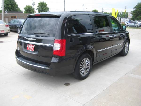 2014 Chrysler Town & Country Touring L for sale in Des Moines, IA – photo 5