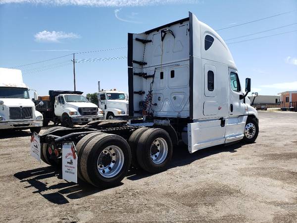 2015 FREIGHTLINER CASCADIA for sale in Bakersfield, CA – photo 11