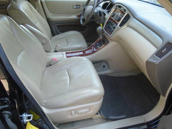 2006 Toyota Highlander LIMITED 4x4 DVD 3rd Row for sale in Hickory, IN – photo 4