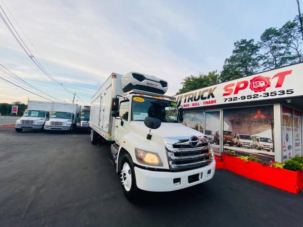 2014 HINO 338 26 FEET REEFER + LIFT GATE **NJTRUCKSPOT**NEGOTIABLE -... for sale in South Amboy, NY – photo 2