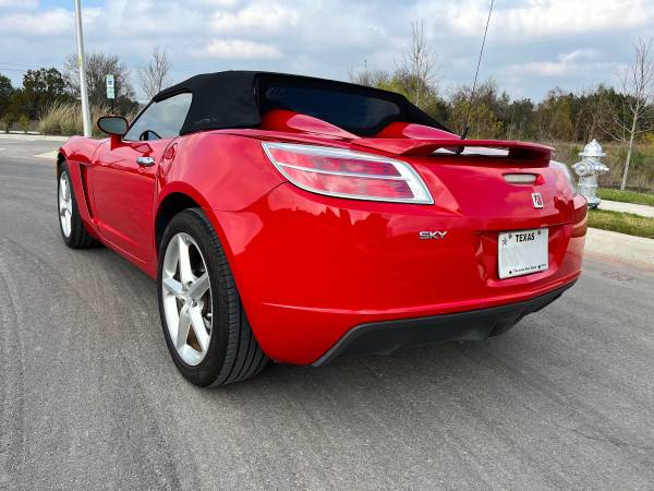 Awesome Fun to Drive Convertible 2008 Saturn Sky Roadster Victory for sale in Austin, TX – photo 5