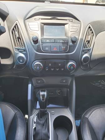 2015 Tucson SE - Leather/Heated Seats, Backup Cam, Bluetooth - cars... for sale in Fort Myers, FL – photo 16