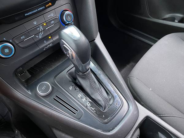 2016 Ford Focus SE Hatchback 4D hatchback Gray - FINANCE ONLINE -... for sale in Sausalito, CA – photo 21