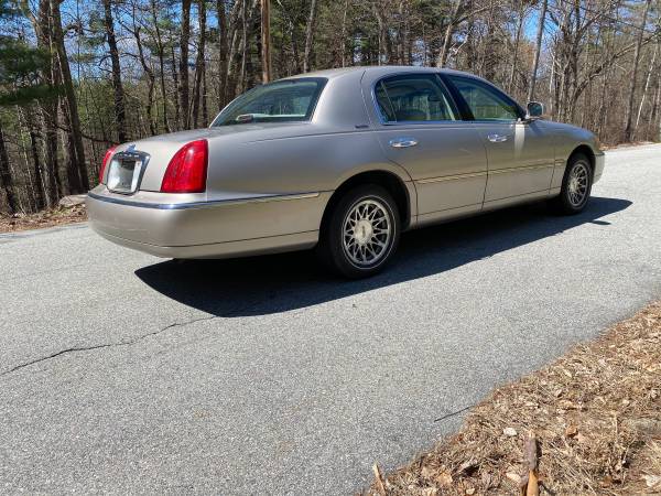 2002 Lincoln town car for sale in Kingston, NH – photo 5