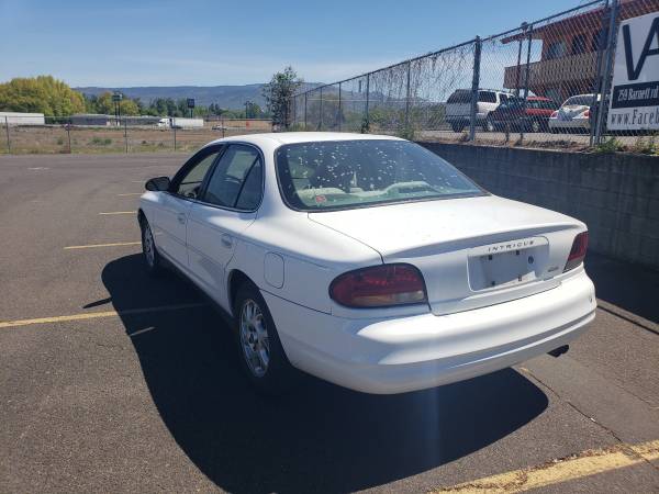 2000 Oldsmobile Intrigue - - by dealer - vehicle for sale in Medford, OR – photo 2