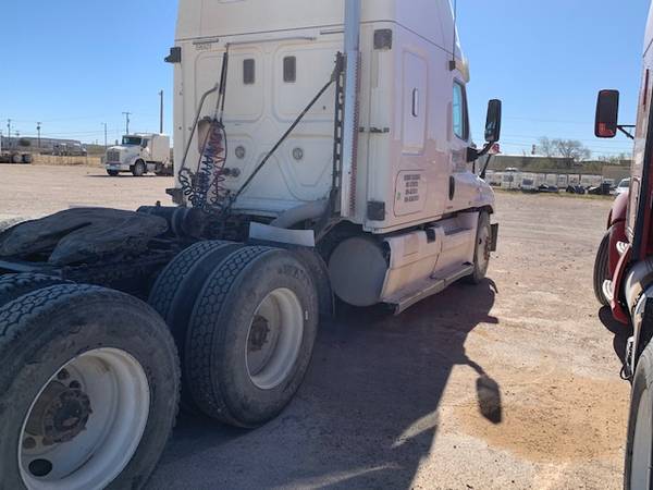2011 Freightliner Cascadia - cars & trucks - by owner - vehicle... for sale in Odessa, TX – photo 3