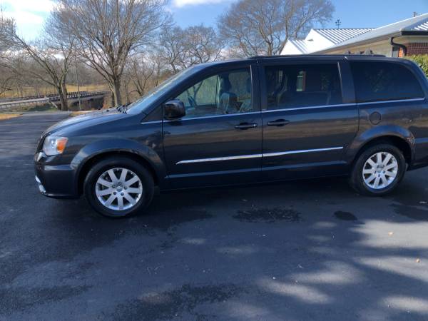 2014 CHRYSLER TOWN AND COUNTRY LIMITED: LOADED - - by for sale in Woodbury, TN – photo 3