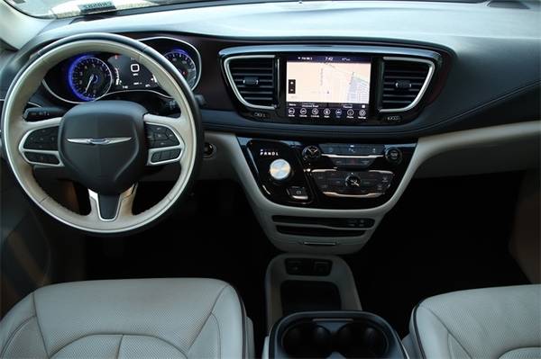 *2020* *Chrysler* *Pacifica* *Limited* - cars & trucks - by dealer -... for sale in Fremont, CA – photo 16