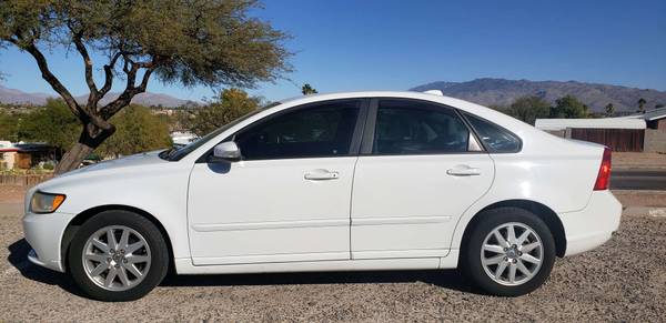2008 VOLVO S40* LEATHER SEATS* SUPER CLEAN - cars & trucks - by... for sale in Tucson, AZ – photo 2