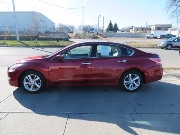 2014 Nissan Altima... 54,000 Miles... $5,999 - cars & trucks - by... for sale in Waterloo, IA – photo 3