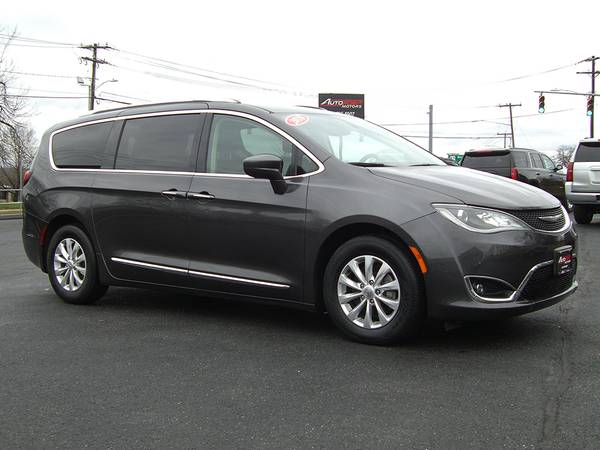 ★ 2018 CHRYSLER PACIFICA TOURING L with REMAINING FACTORY WARRANTY -... for sale in Feeding Hills, CT – photo 7