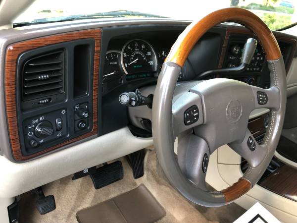 2003 Cadillac Escalade AWD, Runs Excellent, Great service history, for sale in Lake Oswego, OR – photo 21