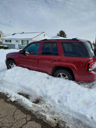 Very clean 2008 chevy trailblazer for sale in Massillon, OH