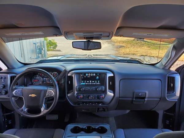 2017 Chevrolet Silverado 1500 LT Crew Cab 4WD - cars & trucks - by... for sale in Wichita, KS – photo 14