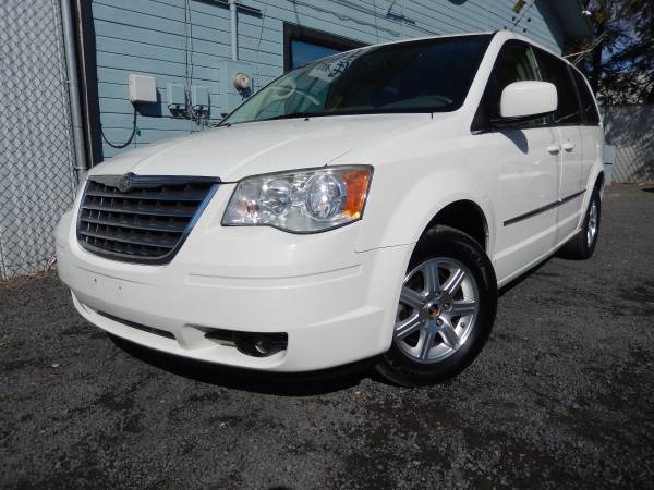 2009 CHRYSLER TOWN AND COUNTRY TOURING 3.8L V6 AUTO MINIVAN!!! for sale in Yakima, WA – photo 3