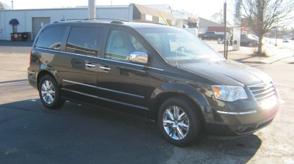 2010 CHRYSLER TOWN AND COUNTRY - cars & trucks - by dealer - vehicle... for sale in Grand Rapids, MI – photo 3
