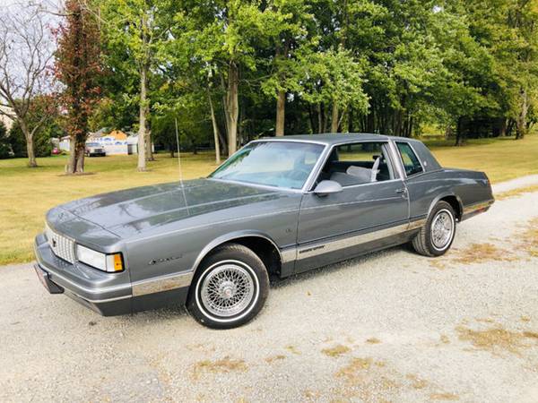 1987 *Chevrolet* *Monte Carlo* *Classic Luxury Sport Co for sale in Cicero, IN – photo 2