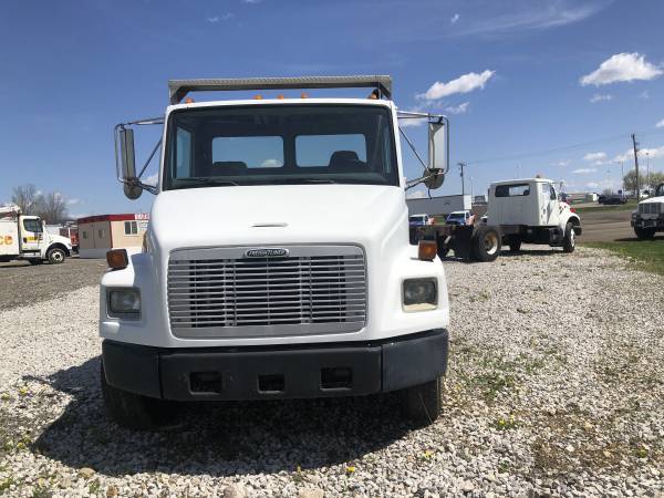 2003 Freightliner FL70 Cab/Chassis - - by dealer for sale in Lancaster, OH – photo 2
