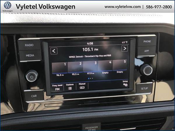 2019 Volkswagen Jetta sedan R-Line Auto w/SULEV - Volkswagen Deep for sale in Sterling Heights, MI – photo 23