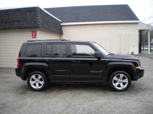 13 Jeep Patriot Latitude edition 4X4 SUV Sunroof 1 Year Warranty for sale in Hampstead, NH – photo 4