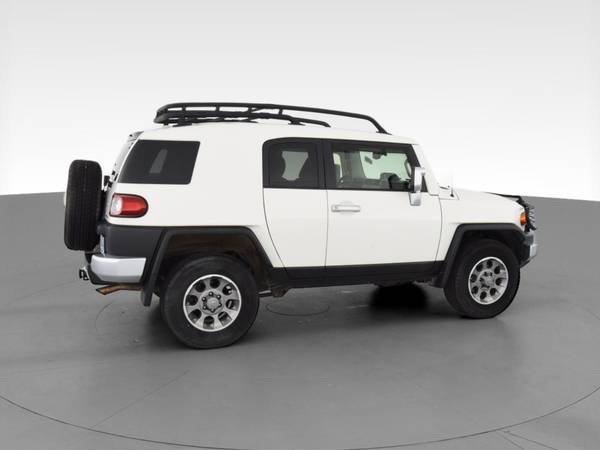 2013 Toyota FJ Cruiser Sport Utility 2D suv White - FINANCE ONLINE -... for sale in Cleveland, OH – photo 12