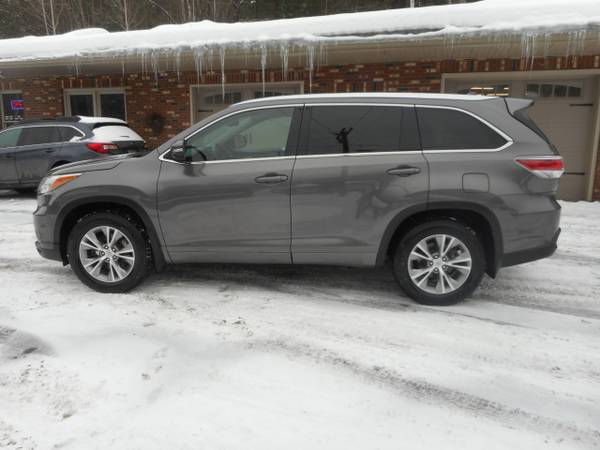 2015 Toyota Highlander XLE AWD V6/THIRD ROW SEATING for sale in Cass Lake, VT – photo 2