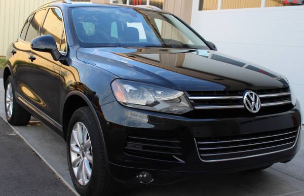 2012 VW Touareg SPORT 4WD *Black on Black* - cars & trucks - by... for sale in Fitchburg, WI – photo 4