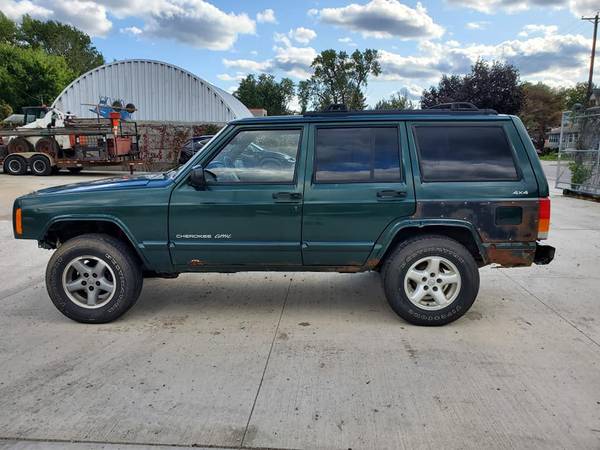 1999 Jeep Cherokee Classic for sale in Saint Paul, MN – photo 5