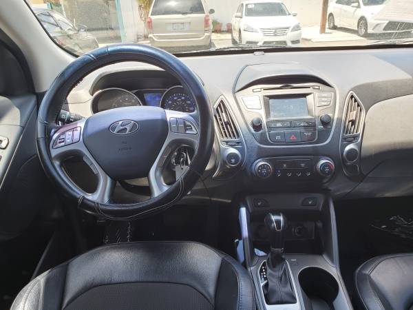 2015 Tucson SE - Leather/Heated Seats, Backup Cam, Bluetooth - cars... for sale in Fort Myers, FL – photo 13