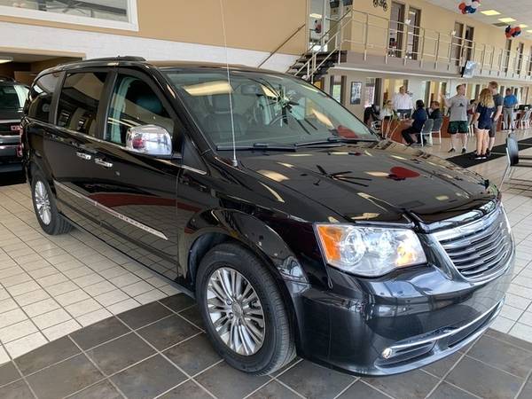 *2016* *Chrysler* *Town Country* *Touring-L Anniversary Edition* -*... for sale in Tallmadge, MI – photo 4
