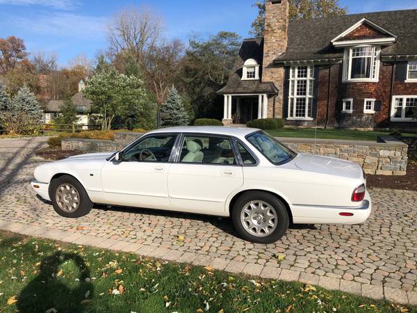 2000 JAGUAR! LOW LOW MILES! - cars & trucks - by owner - vehicle... for sale in Temperance, MI – photo 2