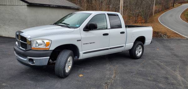 2006 Dodge Ram 1500 SLT Quad Cab 4X4 - cars & trucks - by owner -... for sale in Walpole, VT – photo 2