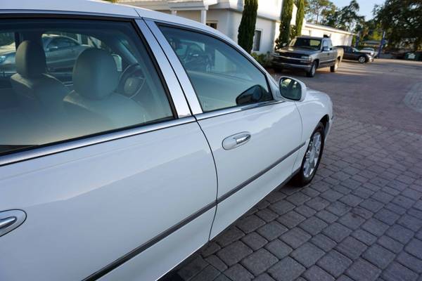 2006 Lincoln Town Car Signature Limited - Very Clean, Well Maintained, for sale in Naples, FL – photo 22